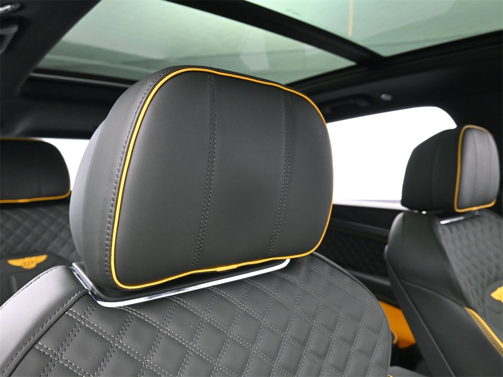 2025 Bentley Bentayga S photo 18