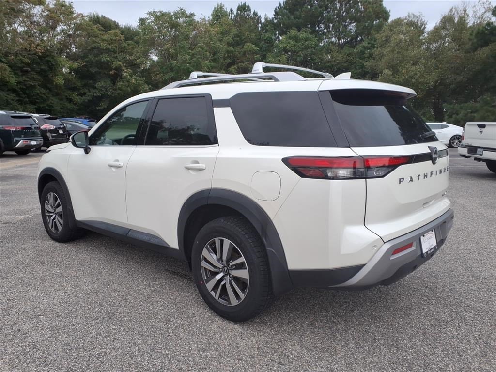 2023 Nissan Pathfinder SL photo 6