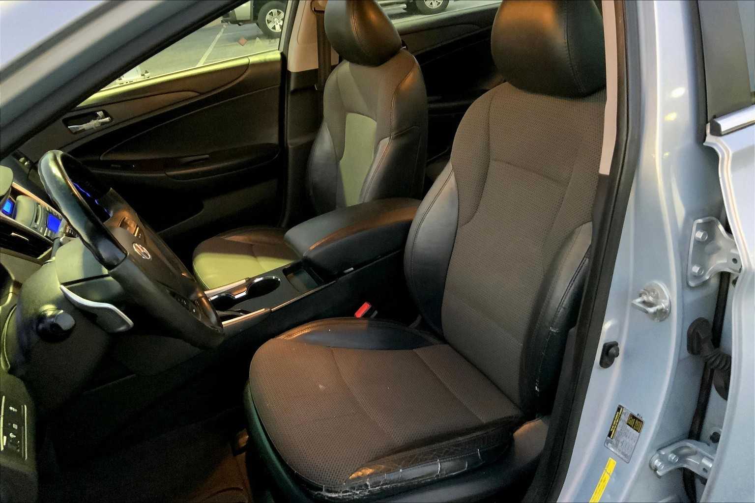2012 Hyundai Sonata SE photo 7