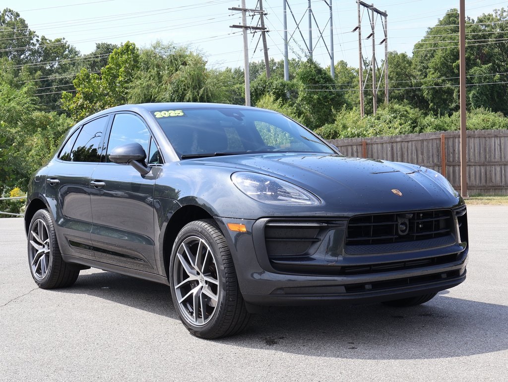 2025 Porsche Macan T photo 10