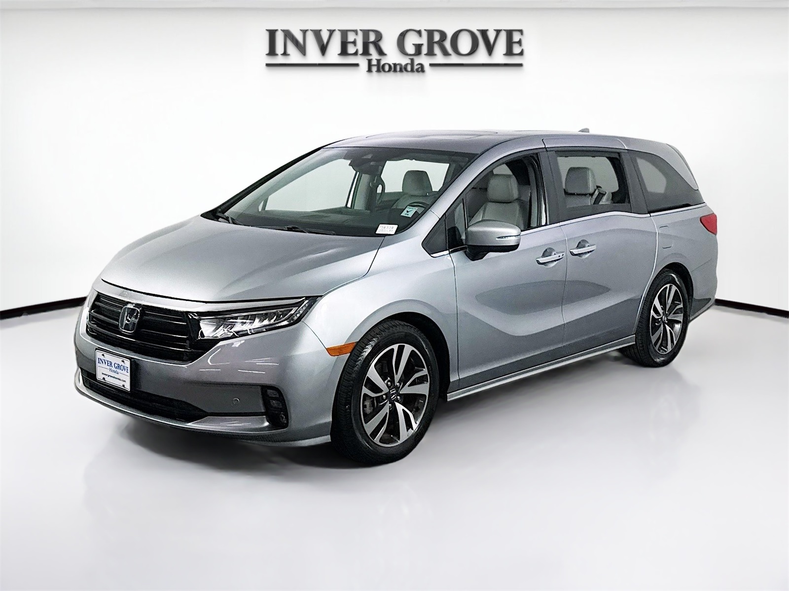 Used 2021 Honda Odyssey Touring with VIN 5FNRL6H80MB011048 for sale in Inver Grove Heights, Minnesota