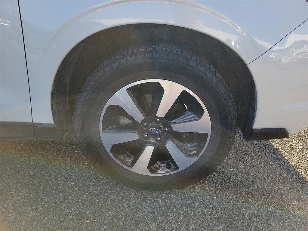 2018 Subaru Forester Premium photo 14