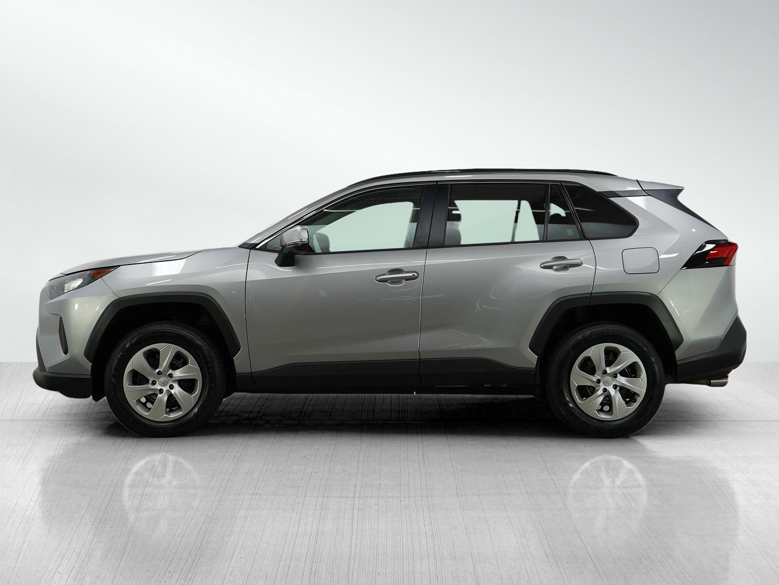 Used 2019 Toyota RAV4 LE with VIN 2T3G1RFVXKW070395 for sale in Burnsville, Minnesota