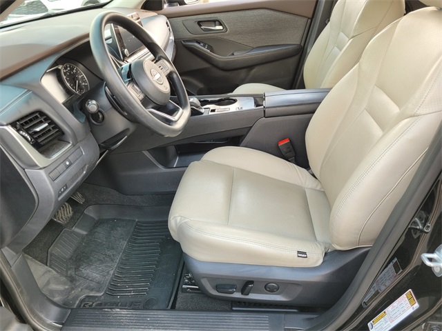 2022 Nissan Rogue SV photo 10
