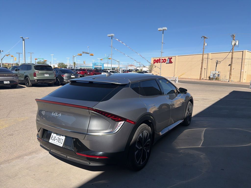 2022 Kia EV6 Wind photo 3