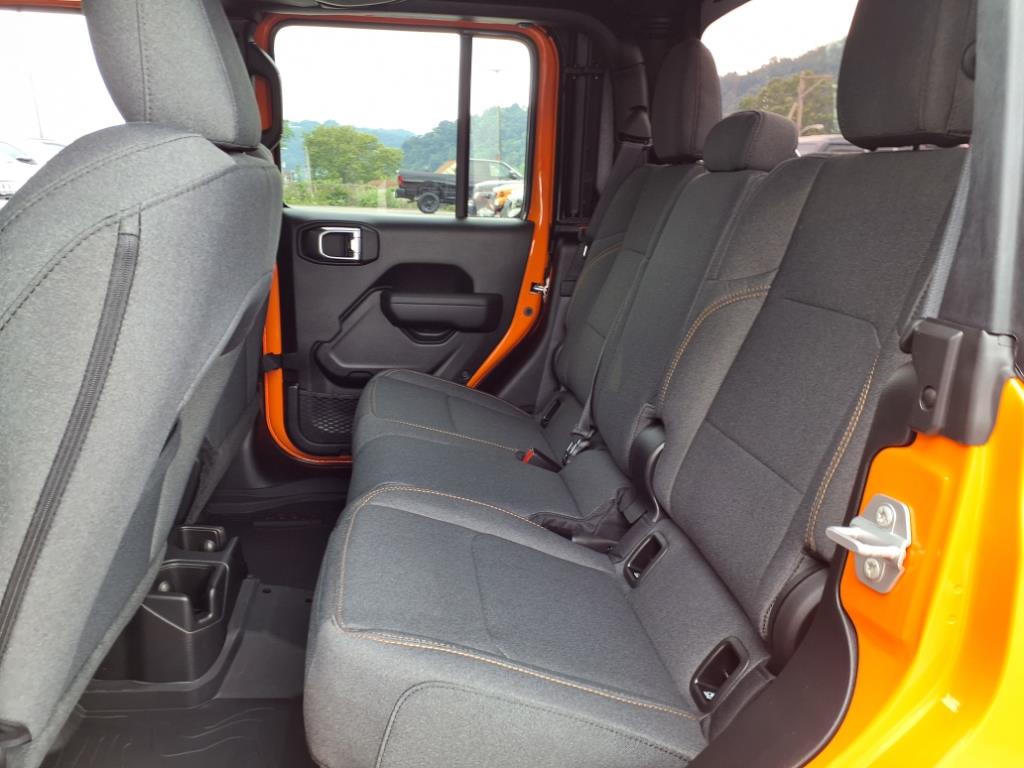 2025 Jeep Gladiator Willys photo 5