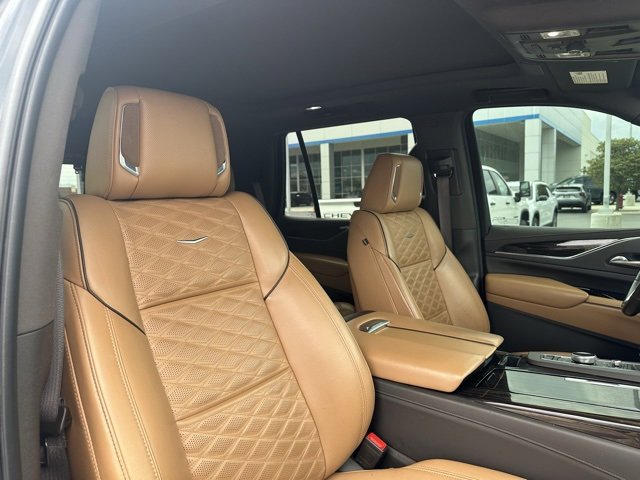 2021 Cadillac Escalade Premium Luxury photo 16