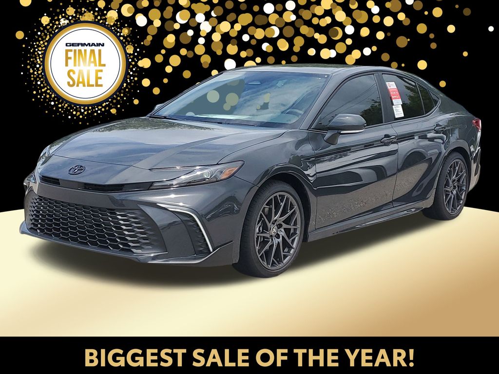 2025 Toyota Camry SE's photo