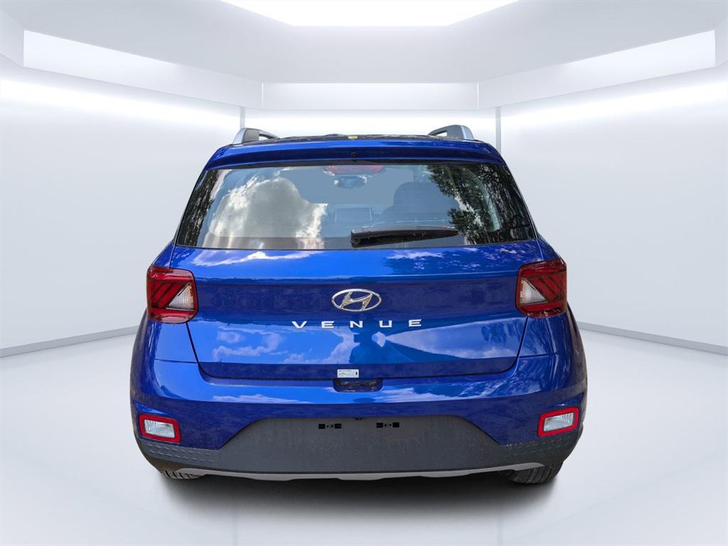 2025 Hyundai Venue Limited photo 4