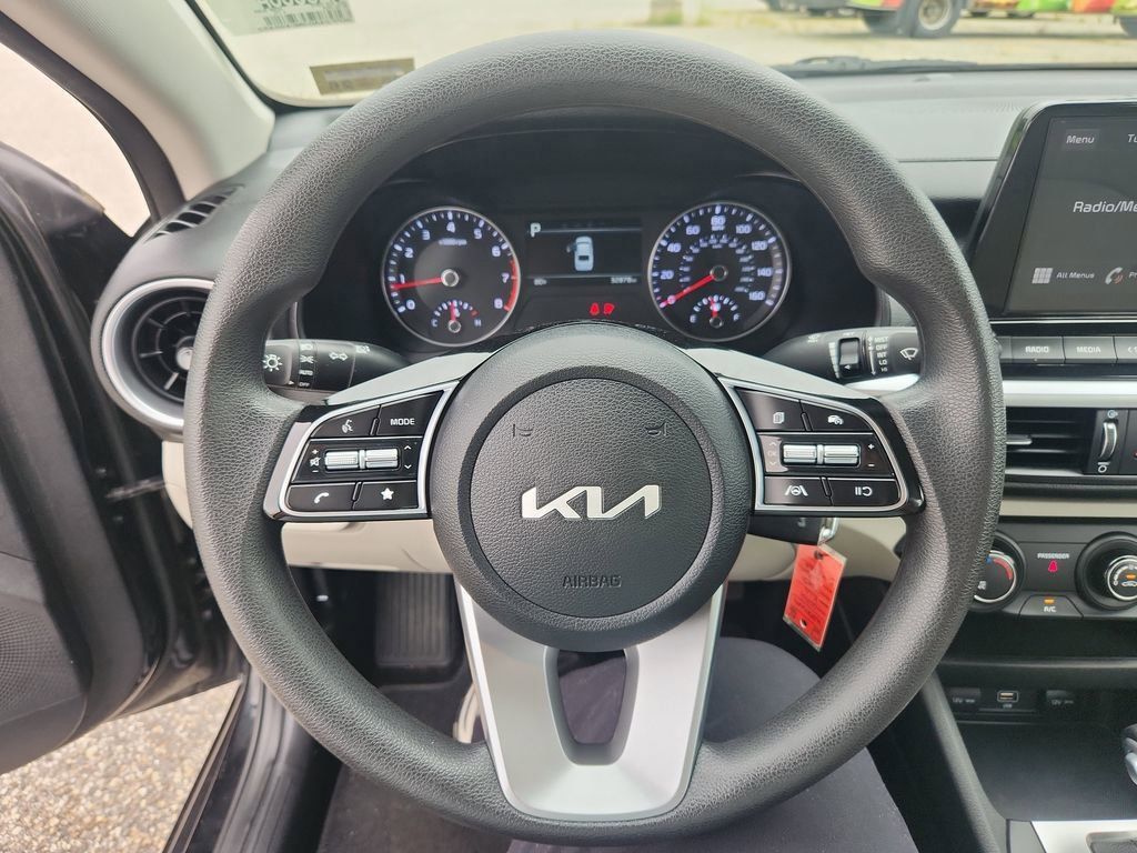2022 Kia Forte LXS photo 13
