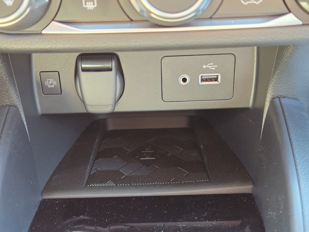 2025 Nissan Versa SV photo 23