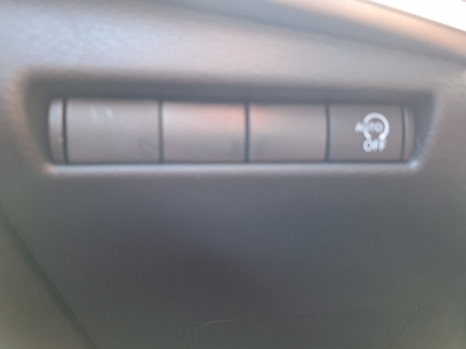 2026 Nissan Kicks SV photo 12