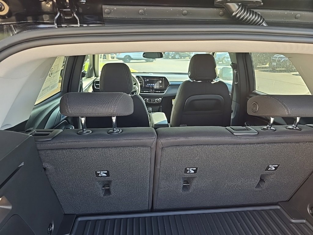 2026 Chevrolet Trailblazer LT photo 2