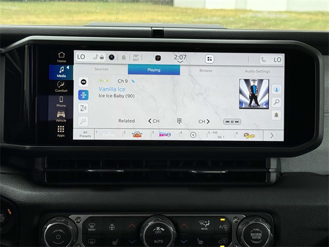 2025 Jeep Gladiator Sport S photo 3