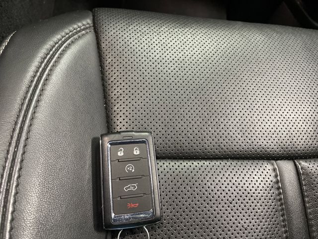 Certified Used 2024 Baltic Gray Metallic Clearcoat Jeep Series II image 32