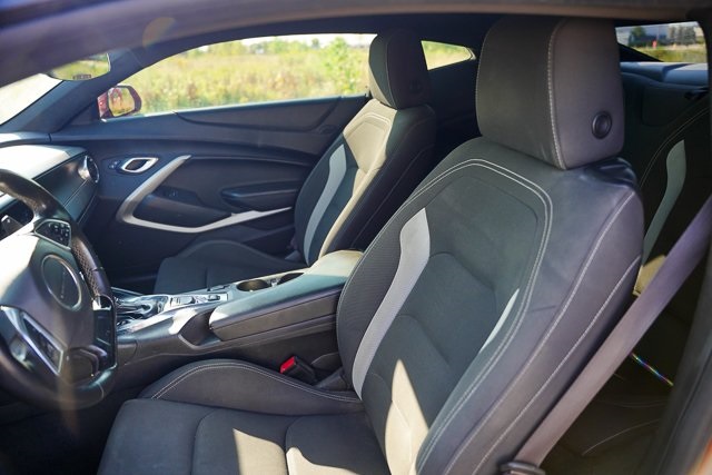 2016 Chevrolet Camaro 1LT photo 9