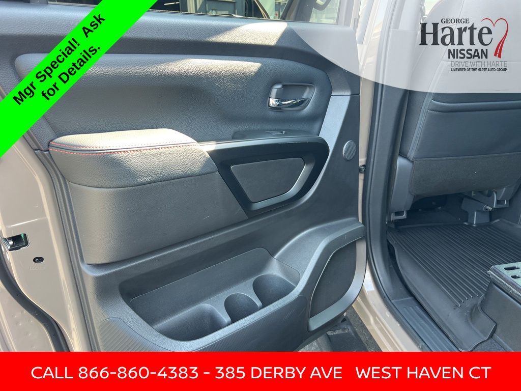 2024 Nissan Titan PRO-4X photo 25