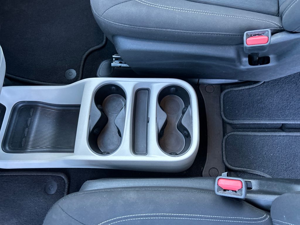 2022 Chrysler Voyager LX photo 23