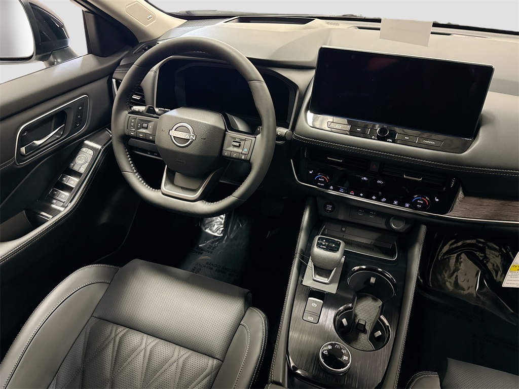 2026 Nissan Rogue Platinum photo 6