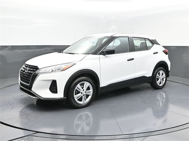 2025 Nissan KICKS PLAY Base's photo