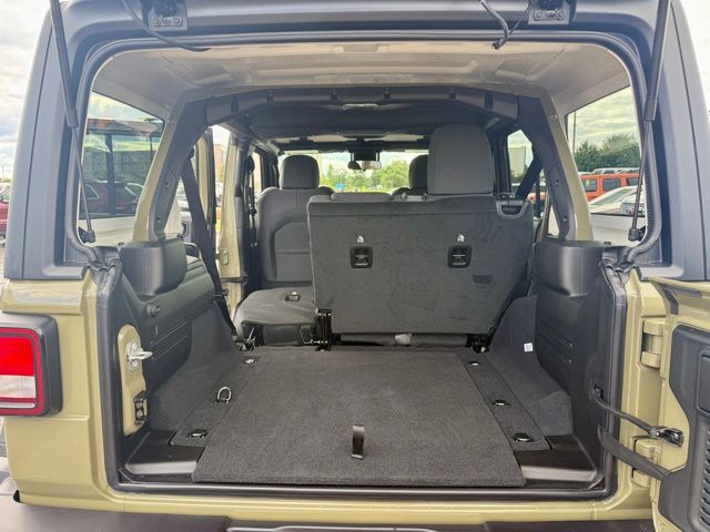 2025 Jeep Wrangler Willys photo 34