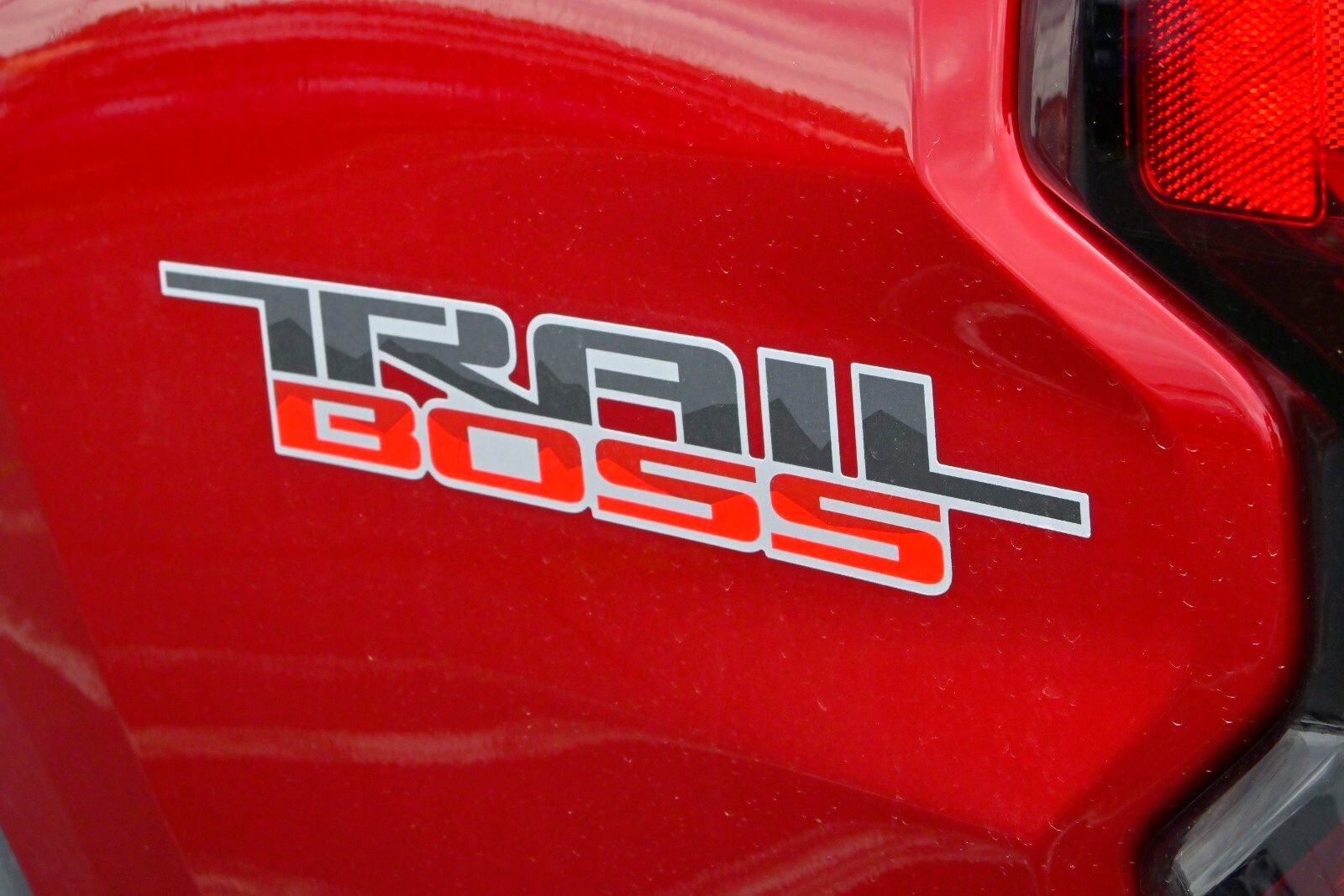 2026 Chevrolet Colorado Trail Boss photo 2
