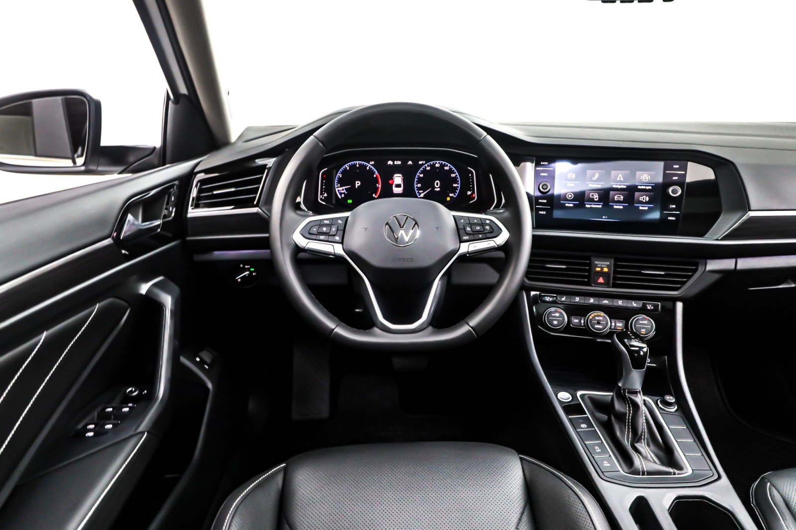 2024 Volkswagen Jetta SEL photo 4