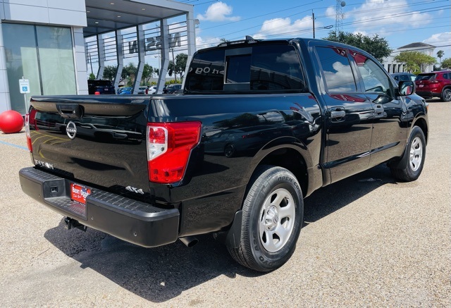 2023 Nissan Titan S photo 4