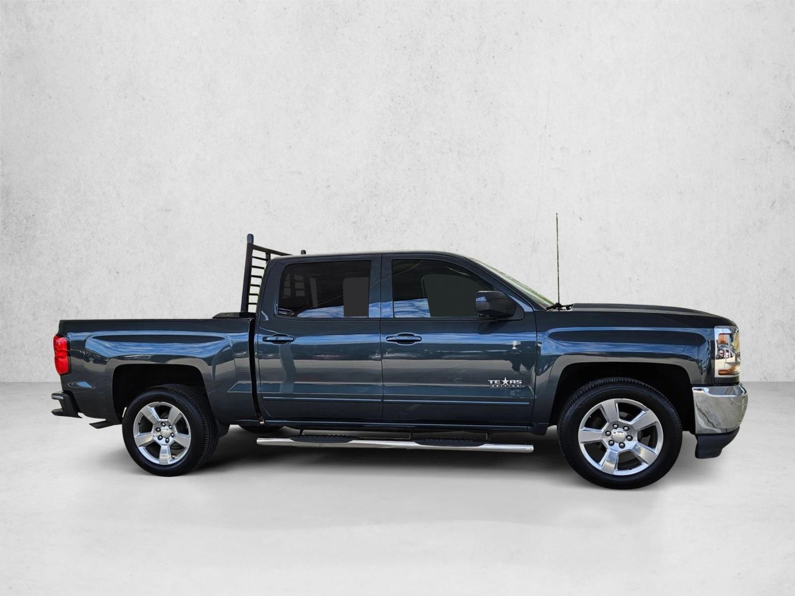 2018 Chevrolet Silverado 1500 LT photo 4