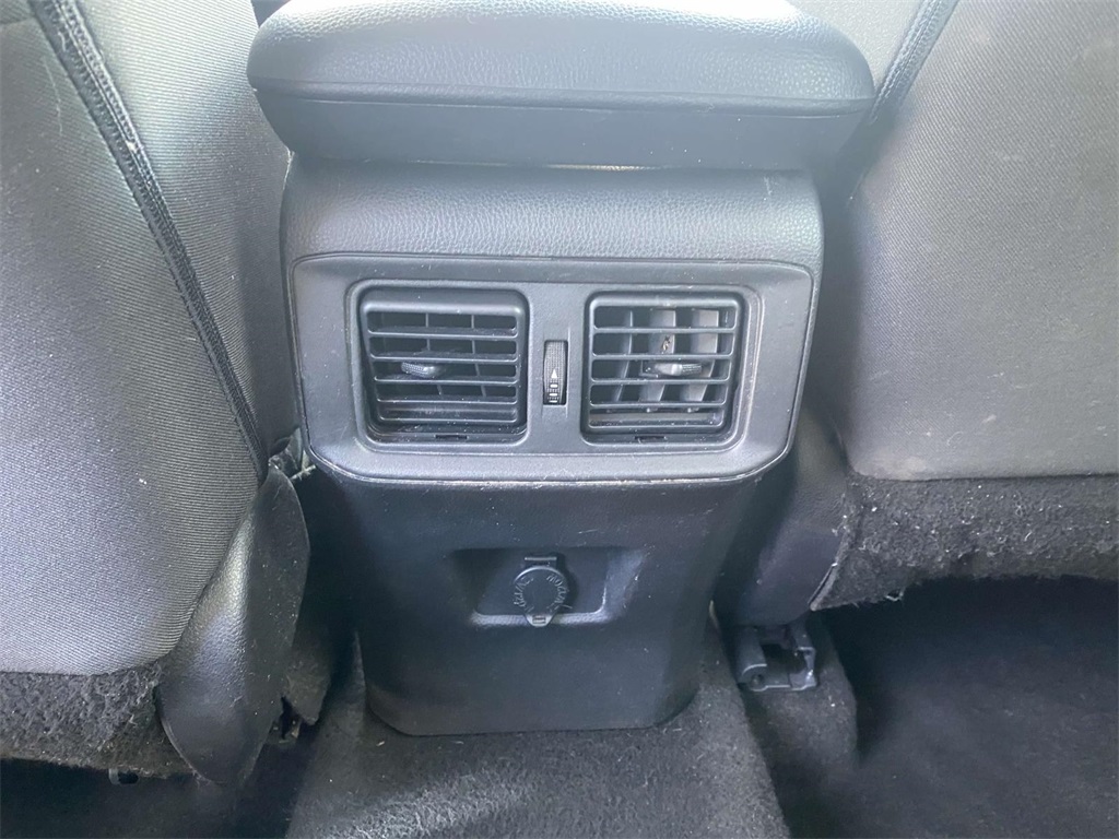 2023 Toyota RAV4 LE photo 10