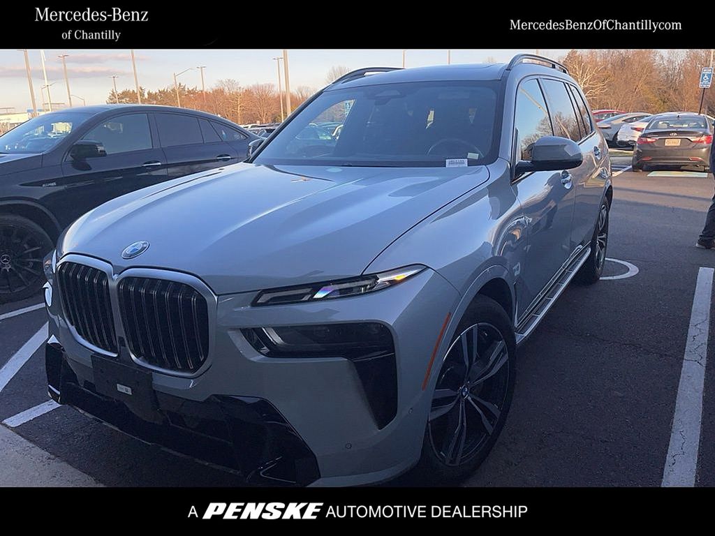 2025 BMW X7 40i's photo