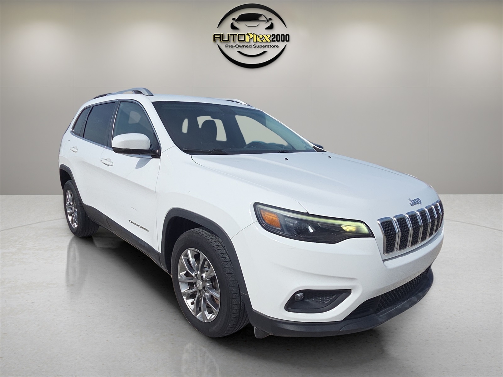 2020 Jeep Cherokee Latitude photo 2