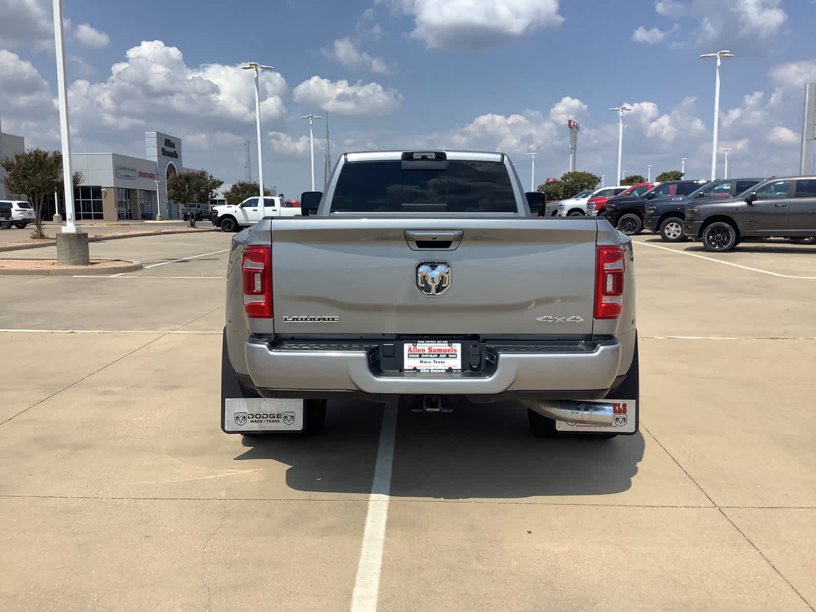 2024 Ram 3500 Laramie photo 4