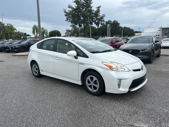 2014 Toyota Prius Four photo 3