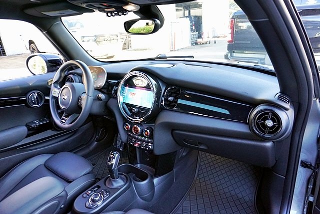 Used 2023 Silver MINI Base image 10