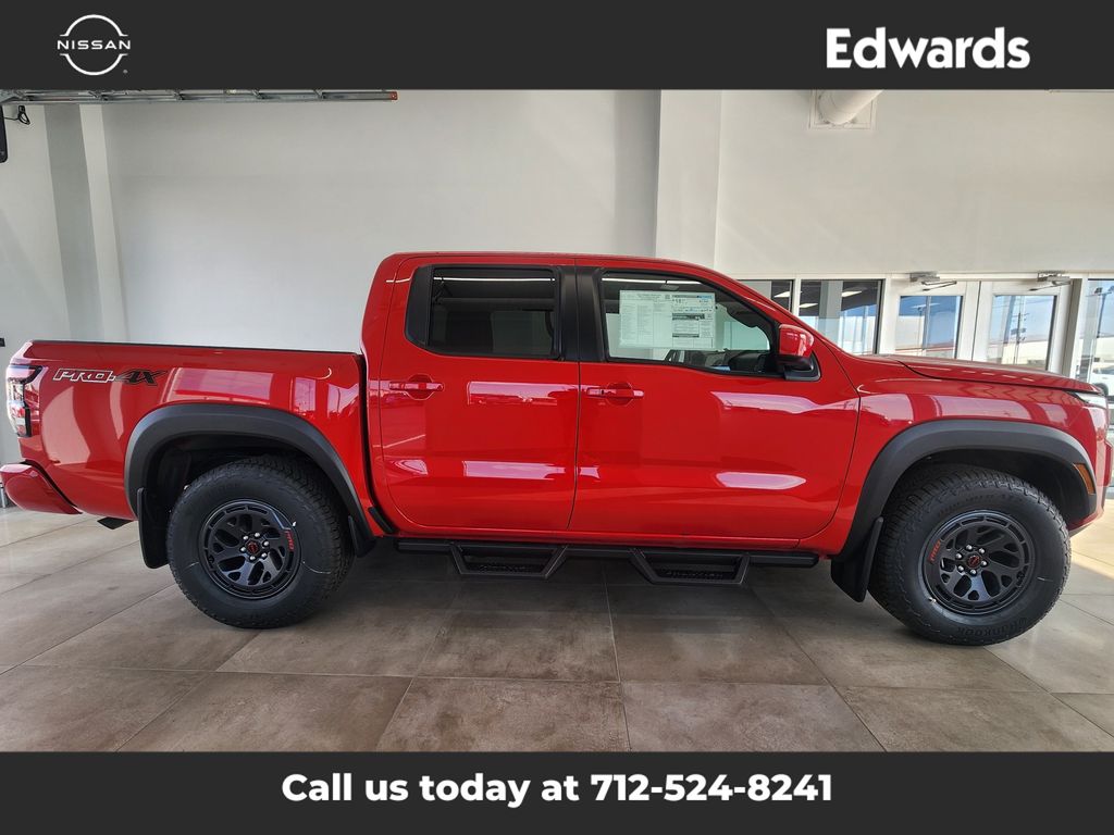 2025 Nissan Frontier PRO-4X's photo
