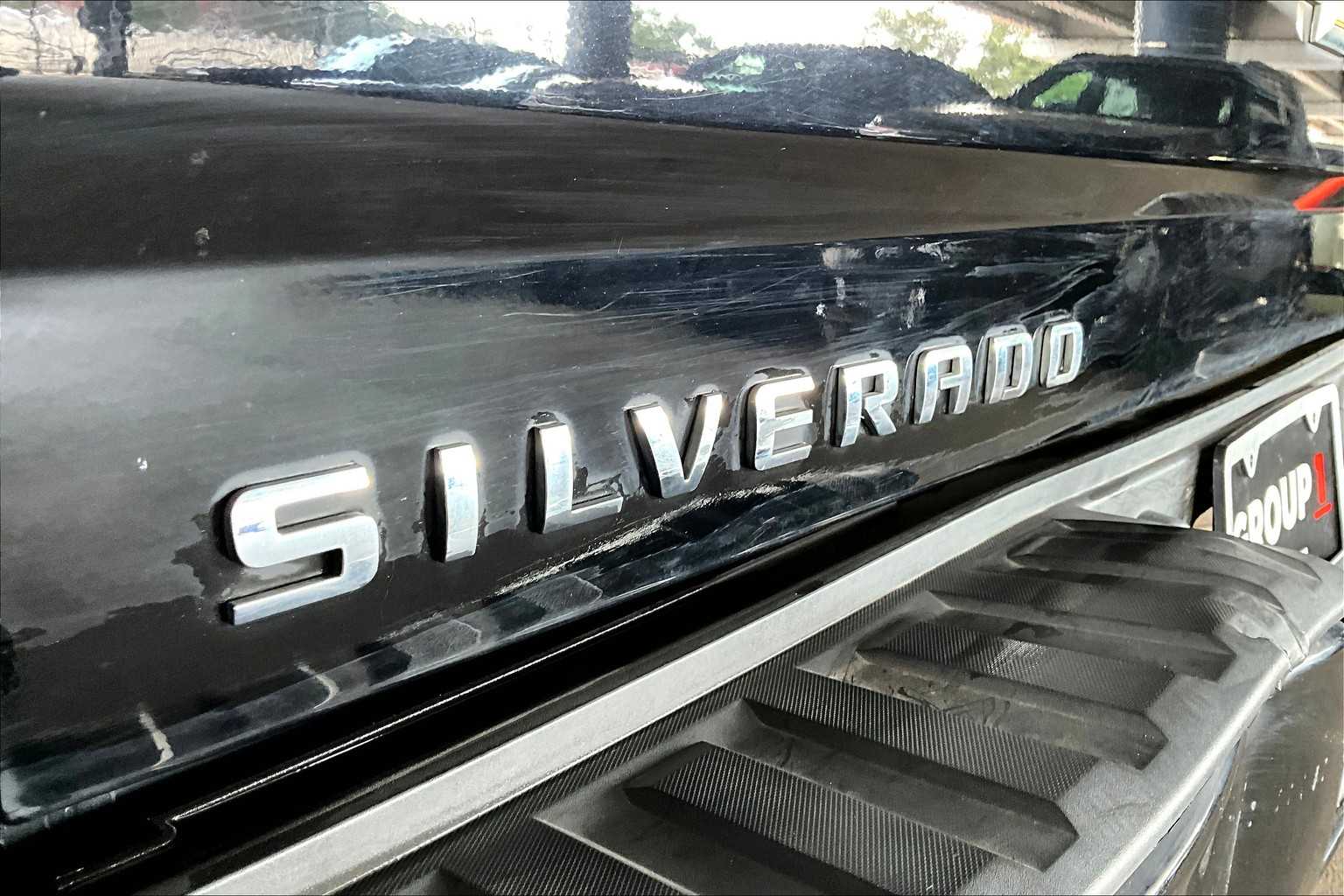 2018 Chevrolet Silverado 1500 Custom photo 9