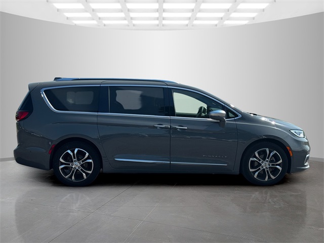 2022 Chrysler Pacifica Pinnacle photo 8