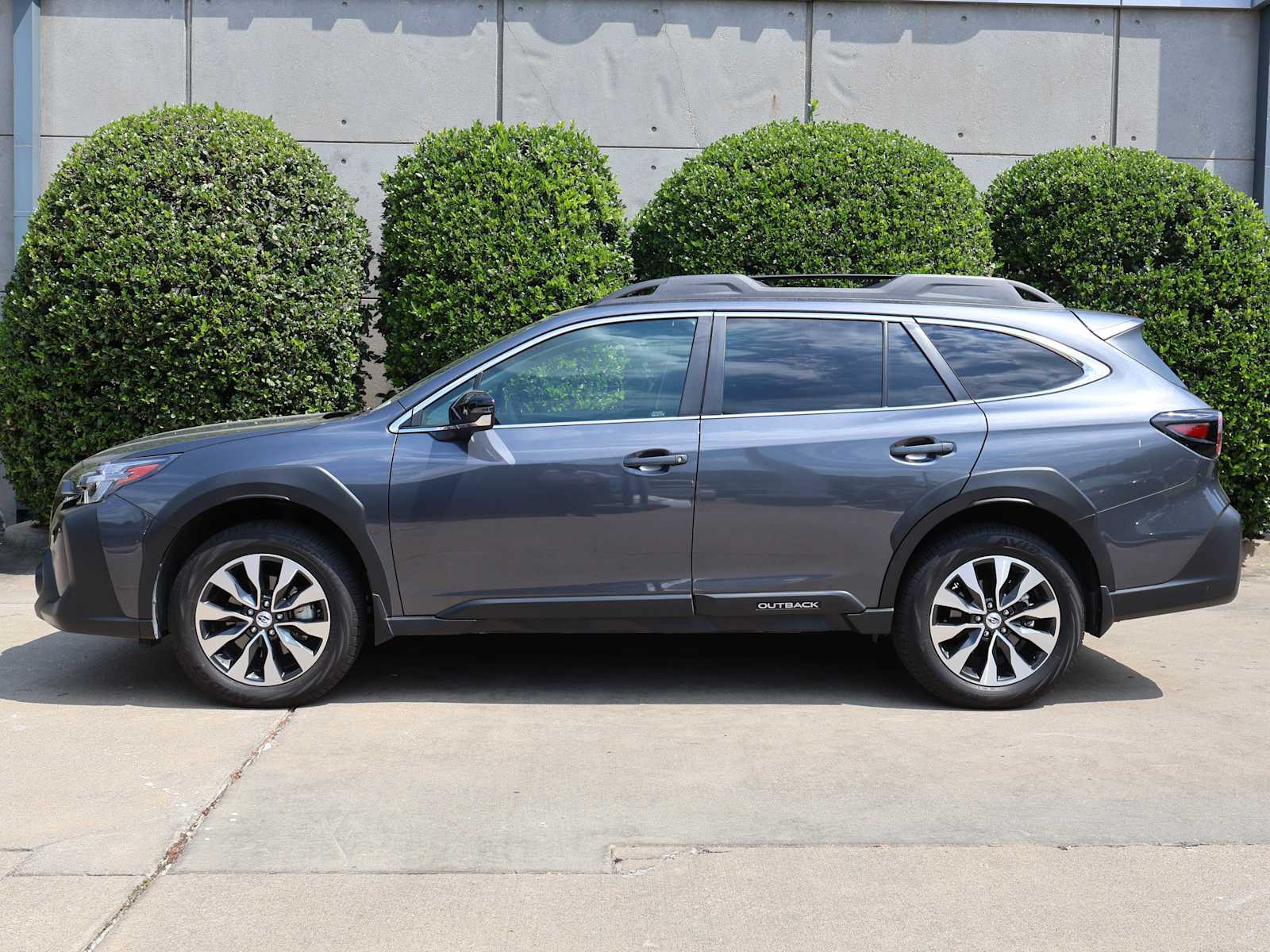 2025 Subaru Outback Limited photo 4