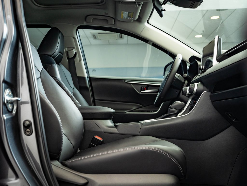 2025 Toyota RAV4 XLE Premium photo 20