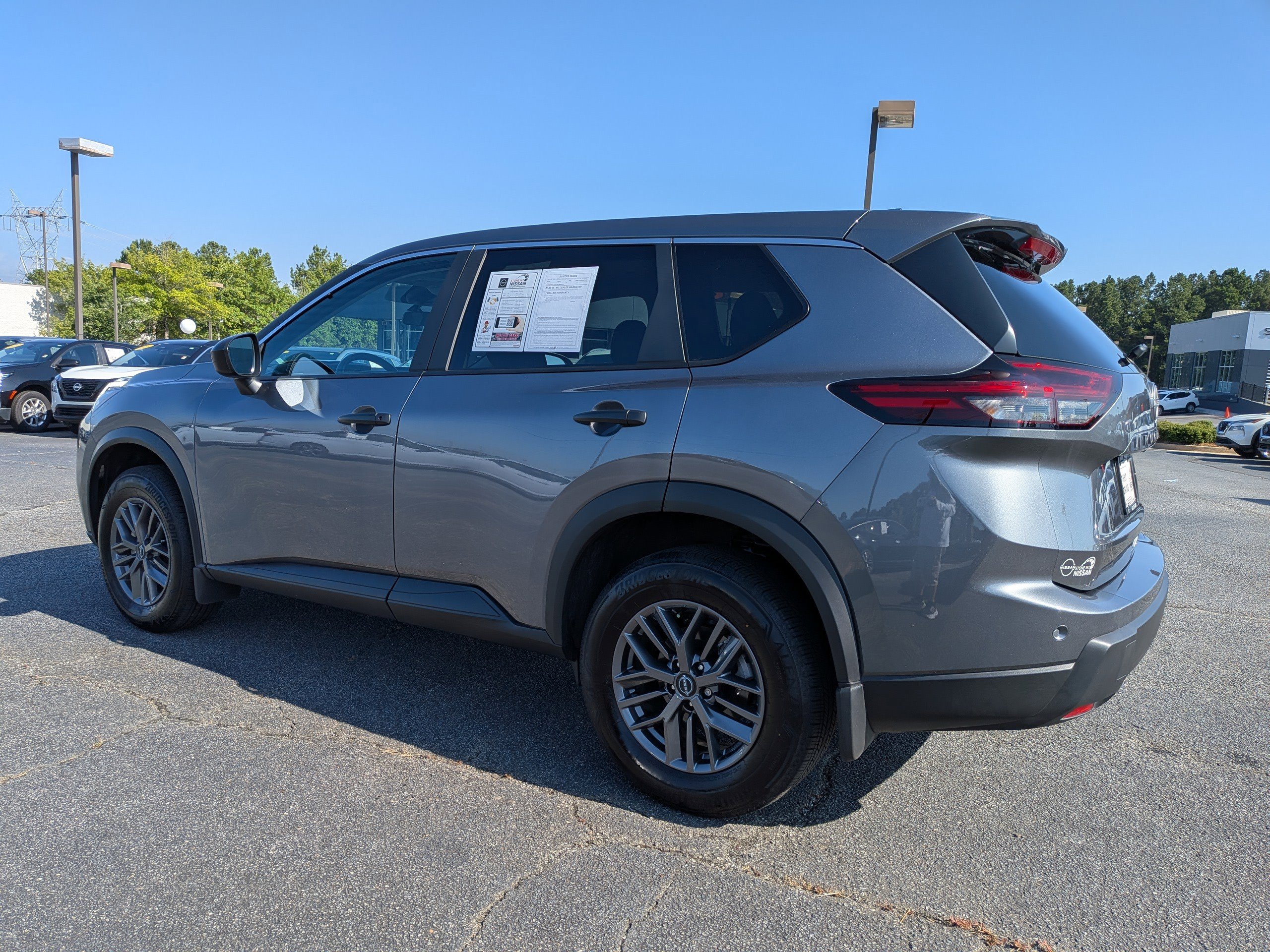 2025 Nissan Rogue S photo 3