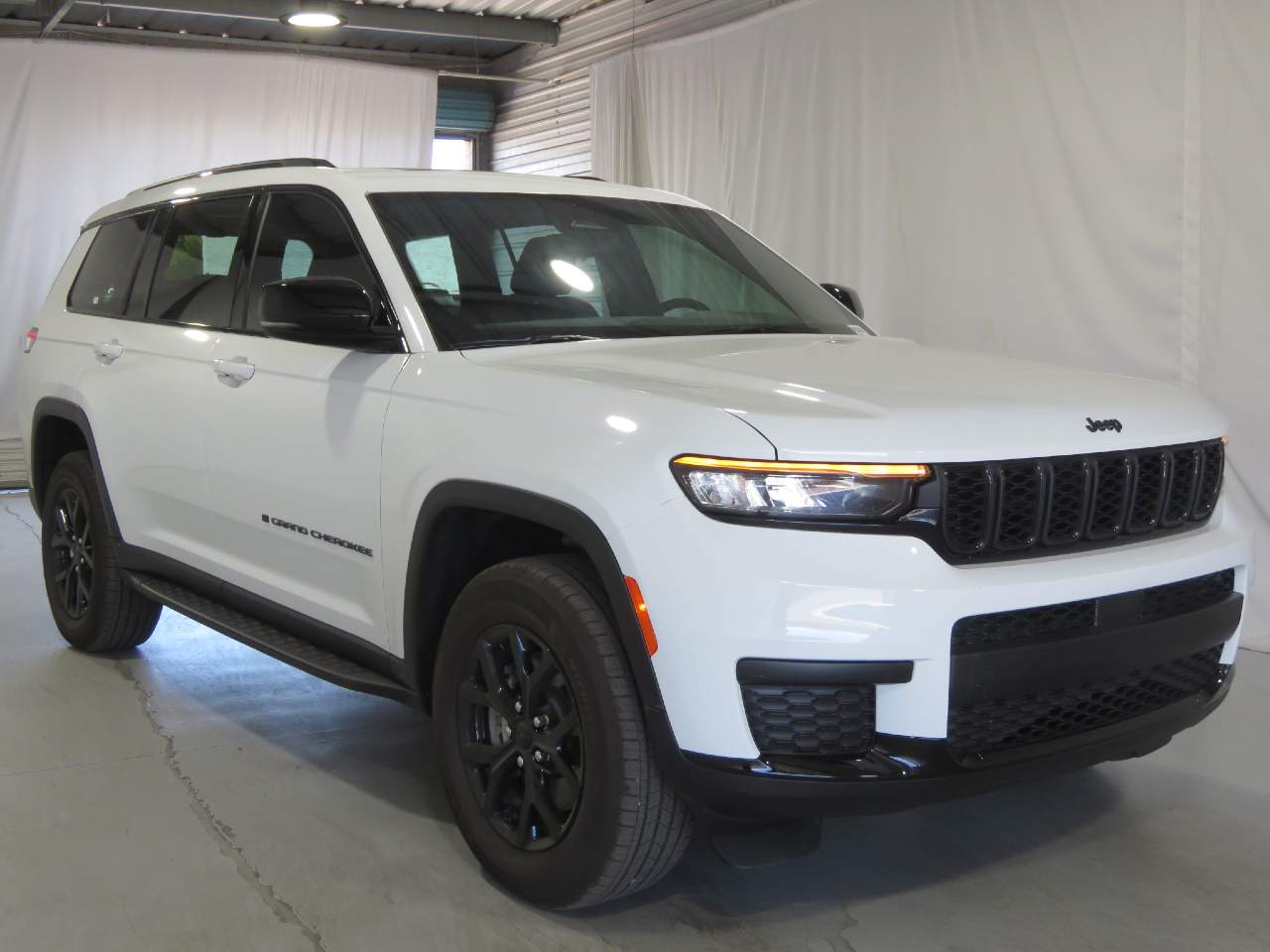 2024 Jeep Grand Cherokee Altitude X photo 3