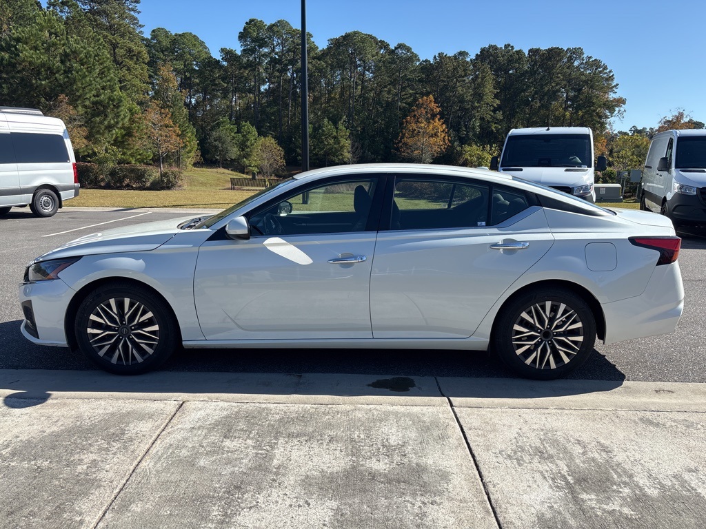 2023 Nissan Altima 2.5 SV photo 4
