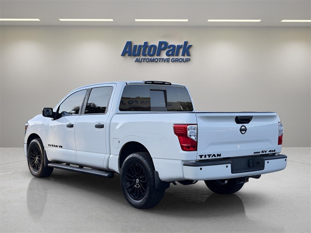 2018 Nissan Titan SV photo 3