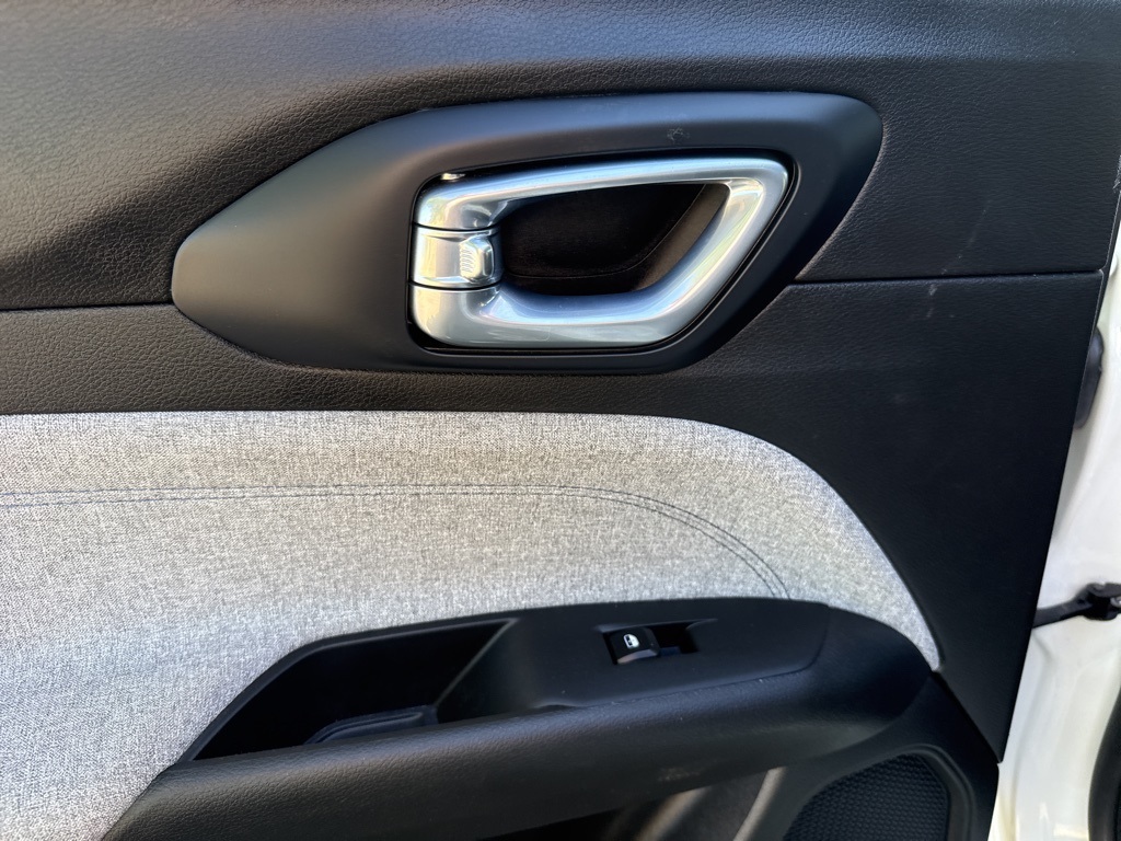 2024 Jeep Compass Latitude photo 16