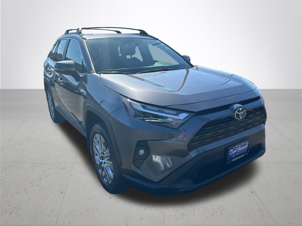 2025 Toyota RAV4 XLE Premium photo 5