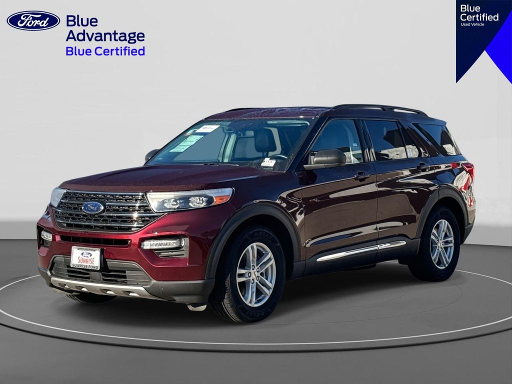 2022 Ford Explorer XLT's photo