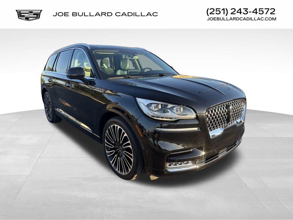2024 Lincoln Aviator Black Label's photo