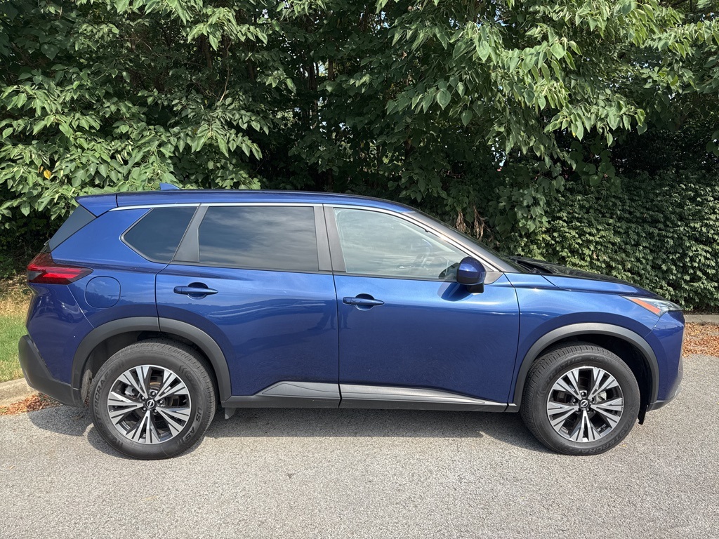 2023 Nissan Rogue SV photo 2