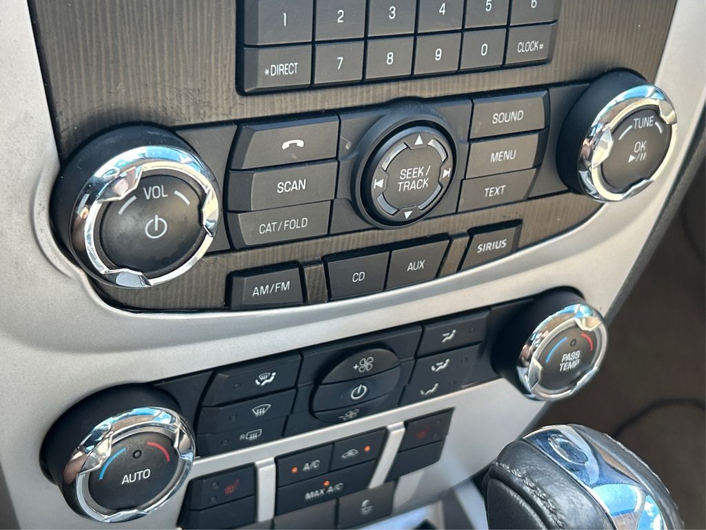 2010 Mercury Milan Premier photo 22